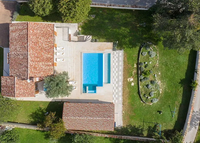فيلة Lux Casa Histria Katun Lindarski