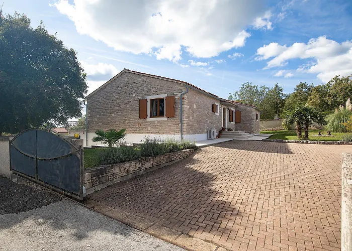 فيلة Lux Casa Histria Katun Lindarski