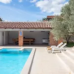 Villa Lux Casa Histria *