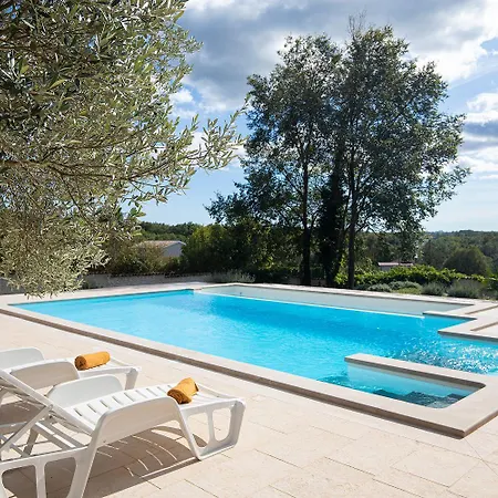 Lux Casa Histria Katun Lindarski