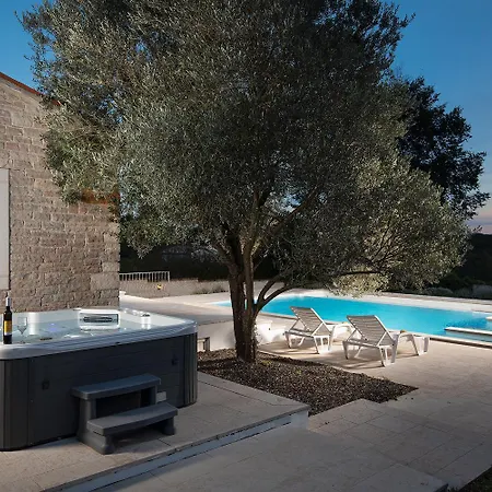 Lux Casa Histria Villa Katun Lindarski
